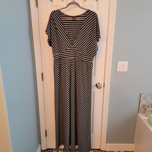 Torrid Plus Size Maxi Dress Womens 2X Gray and Black Long Dress